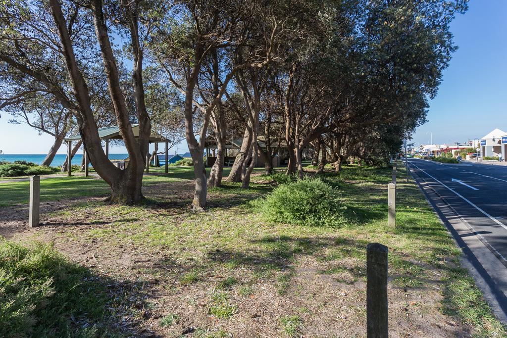 Seaside Apartment Getaway Dromana Exterior photo